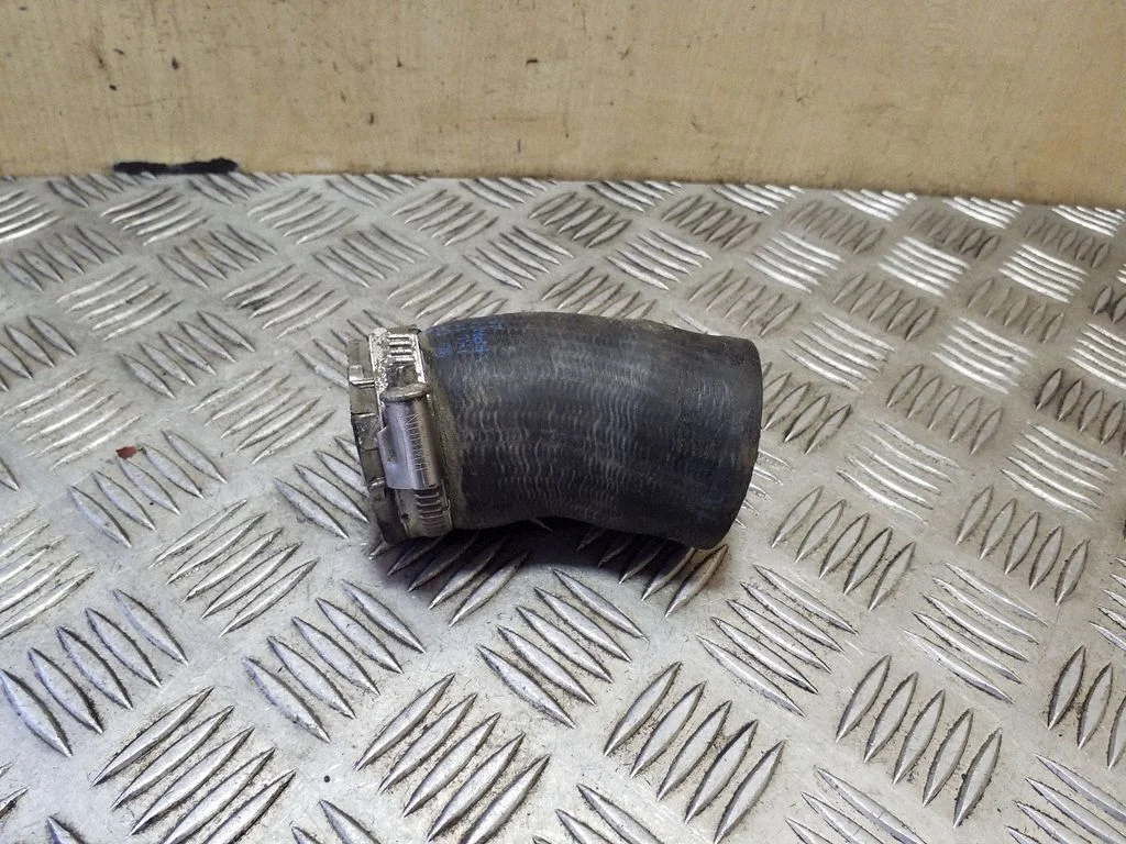 Intercooler hose/pipe