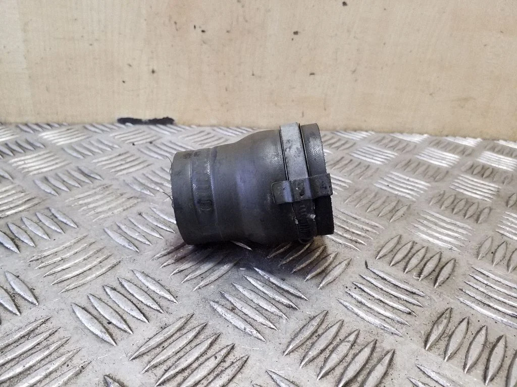 Intercooler hose/pipe