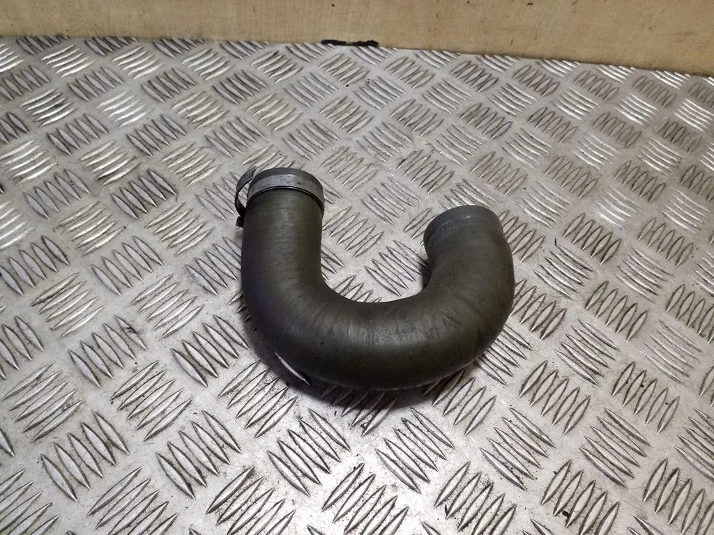 Intercooler hose/pipe