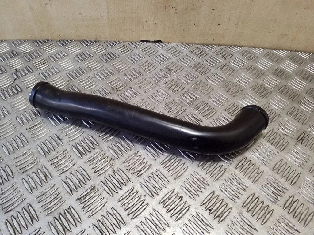 Intercooler hose/pipe