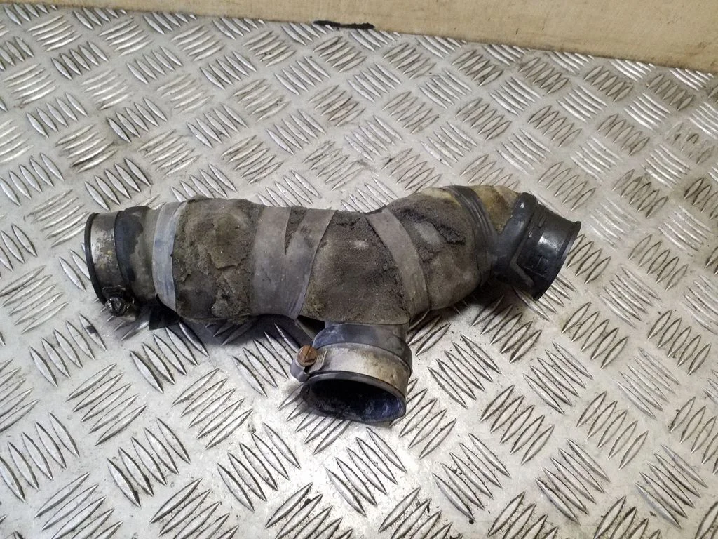 Intercooler hose/pipe