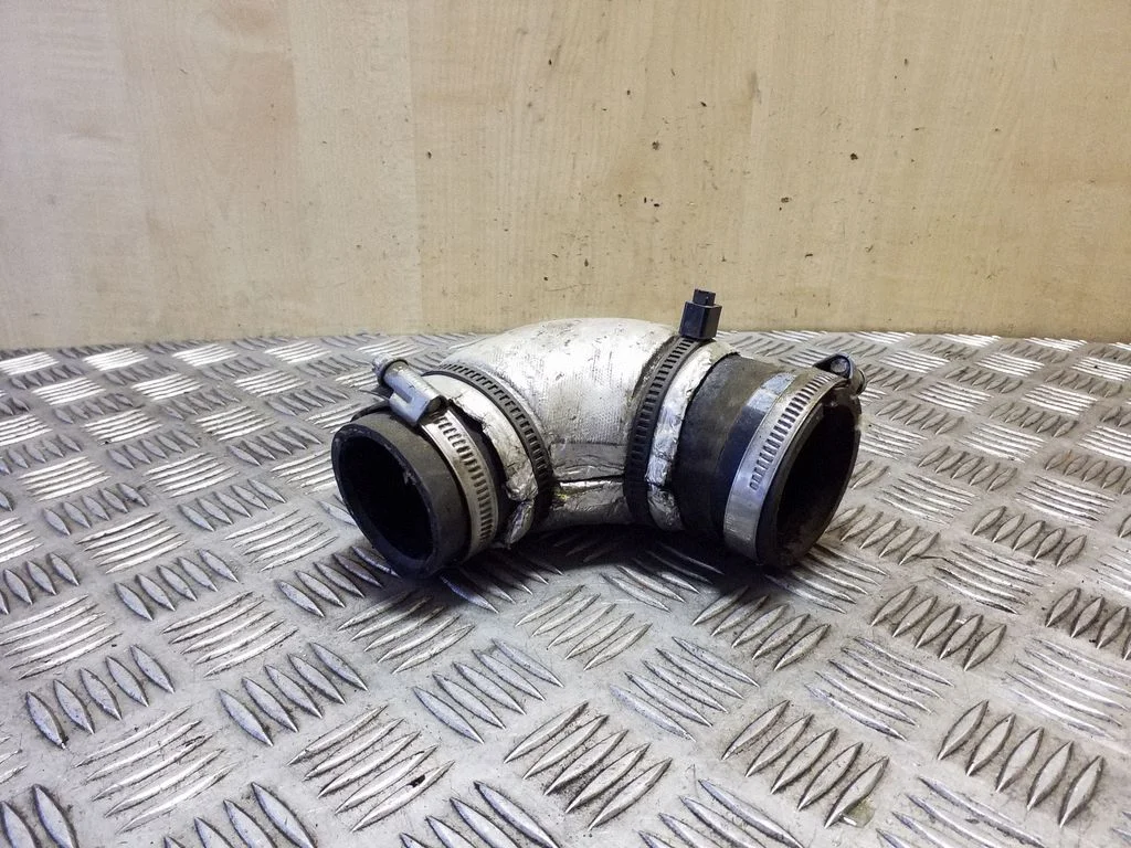 Intercooler hose/pipe