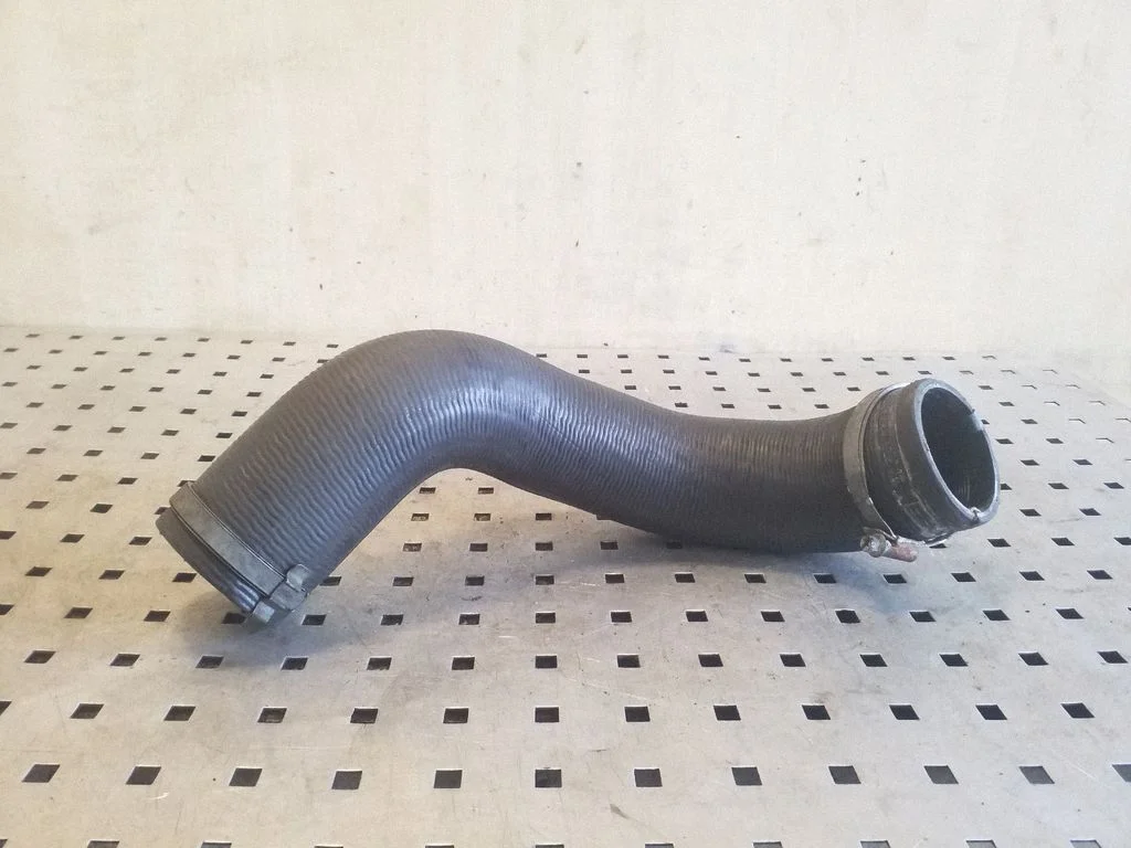 Intercooler hose/pipe AW936F072AB