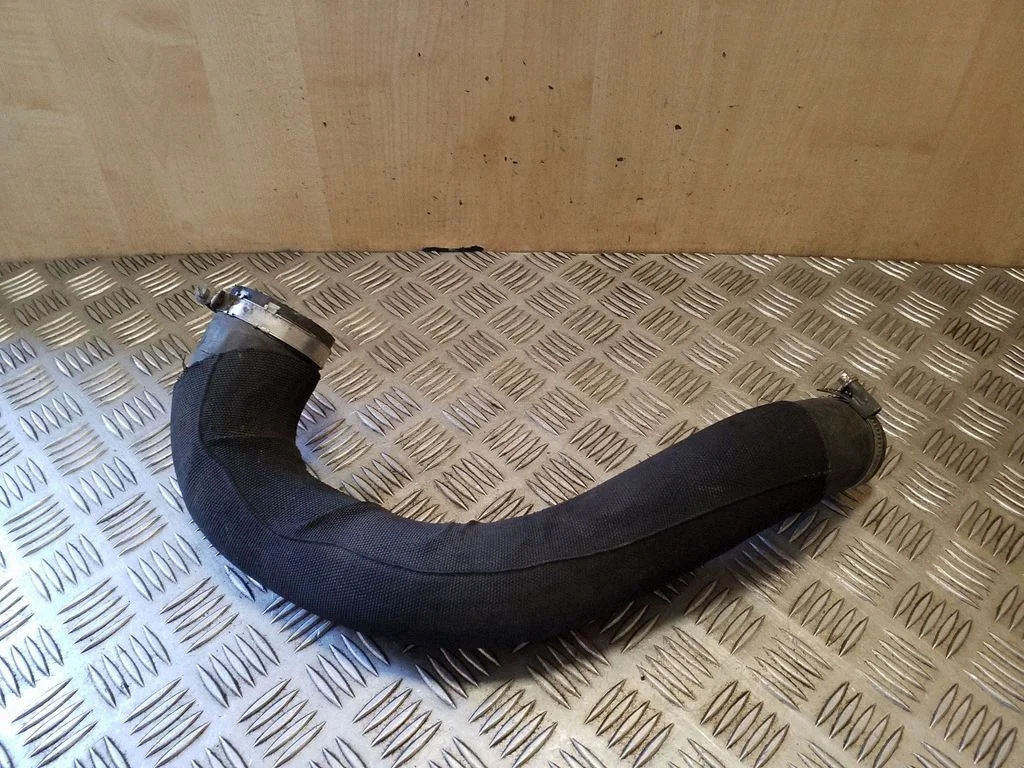 Intercooler hose/pipe 8K0145738AH