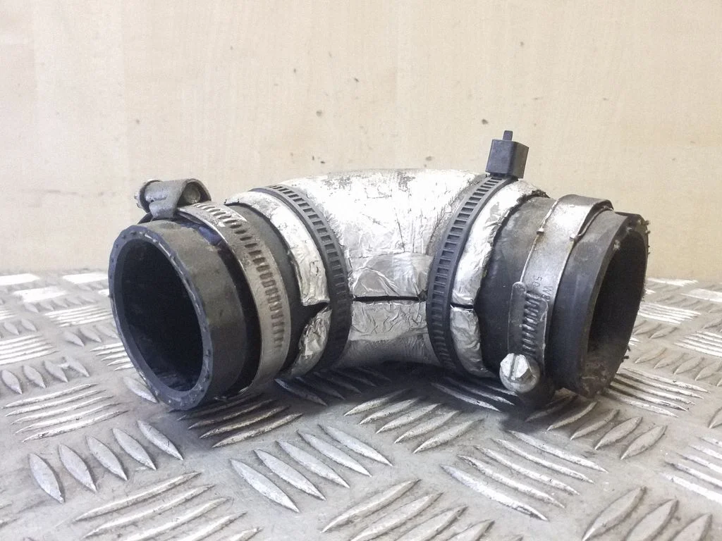Intercooler hose/pipe