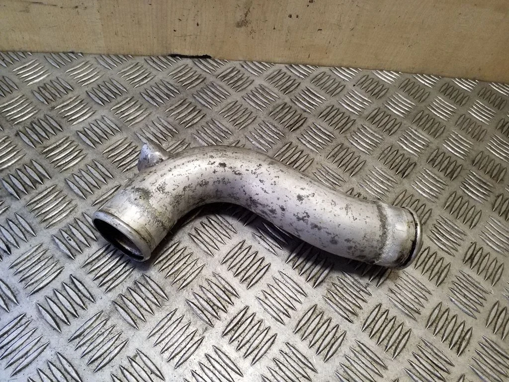 Intercooler hose/pipe