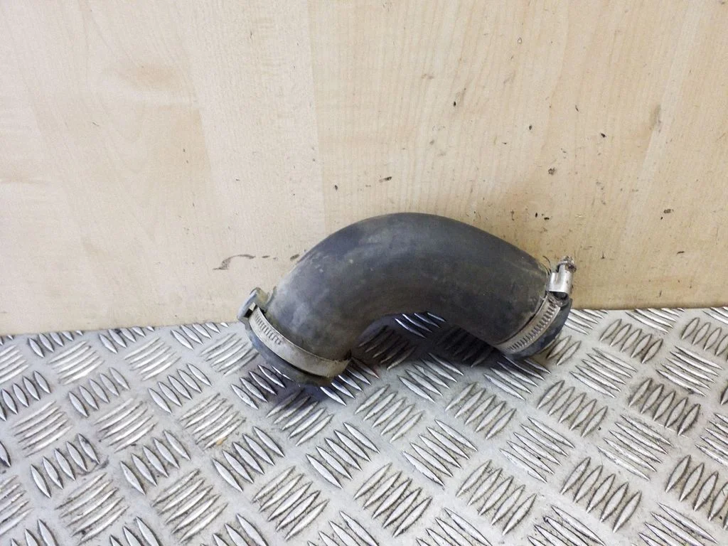 Intercooler hose/pipe