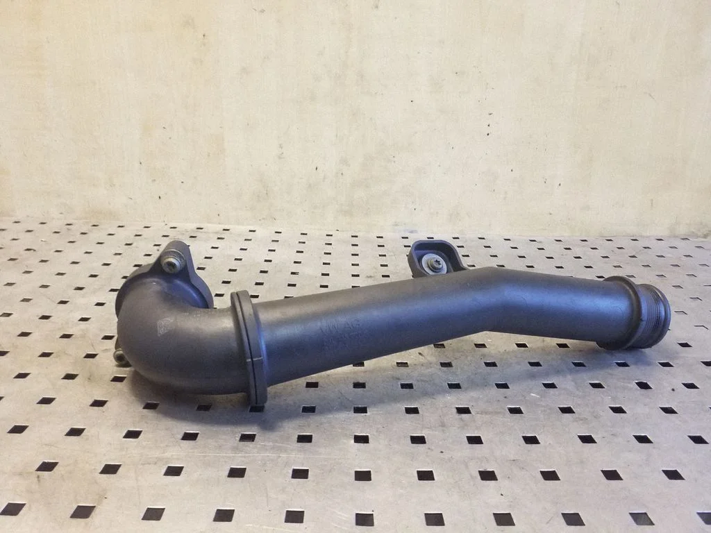 Intercooler hose/pipe 04L145770S