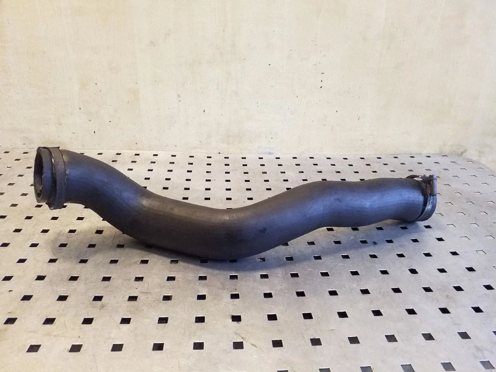 Wąż / rura intercoolera BG916K863CB
