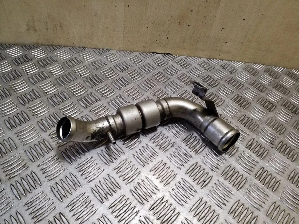 Intercooler hose/pipe