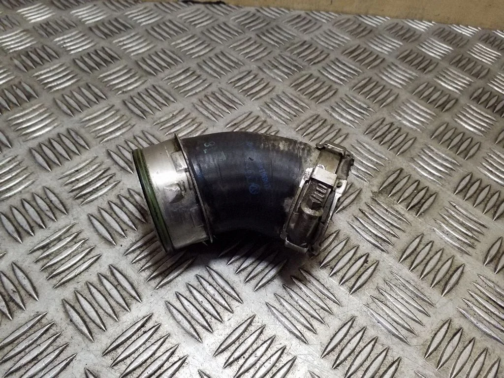 Intercooler hose/pipe 7L6145943B