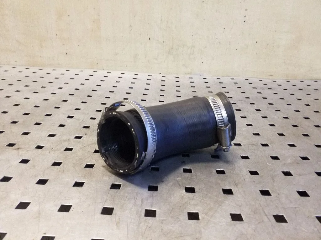 Intercooler hose/pipe 04L145762CE