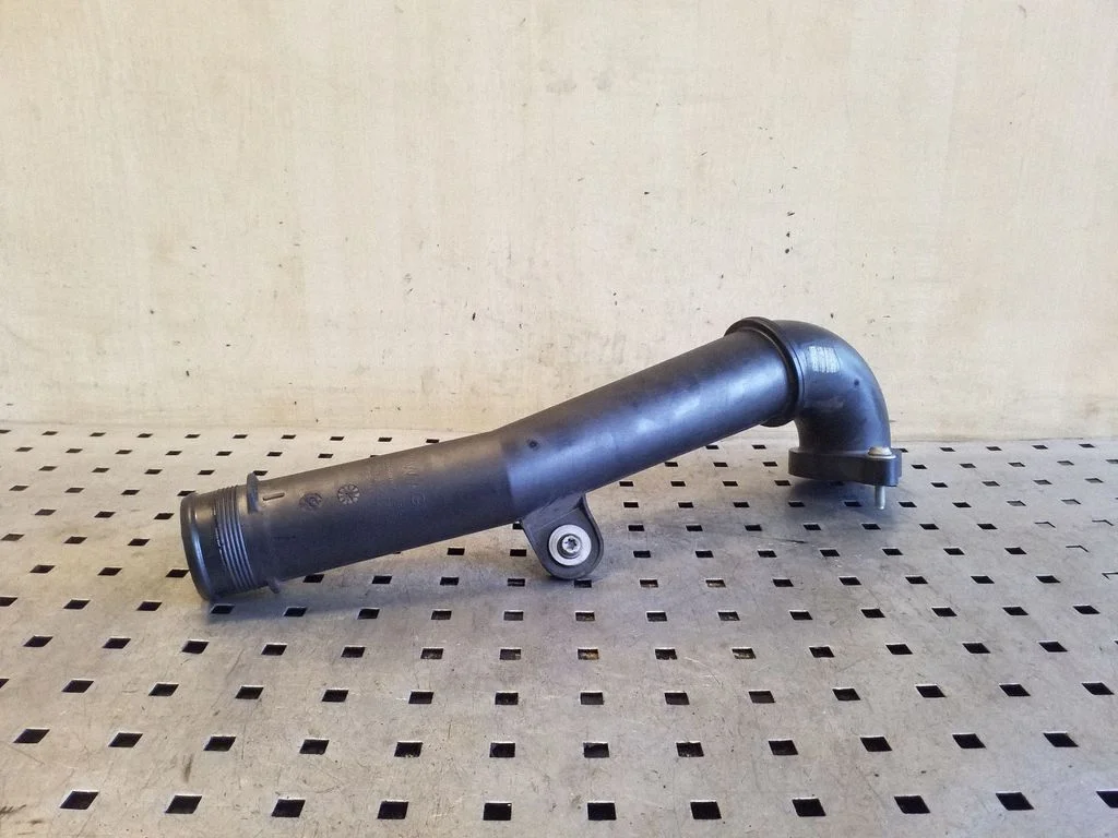 Intercooler hose/pipe 04L145770H