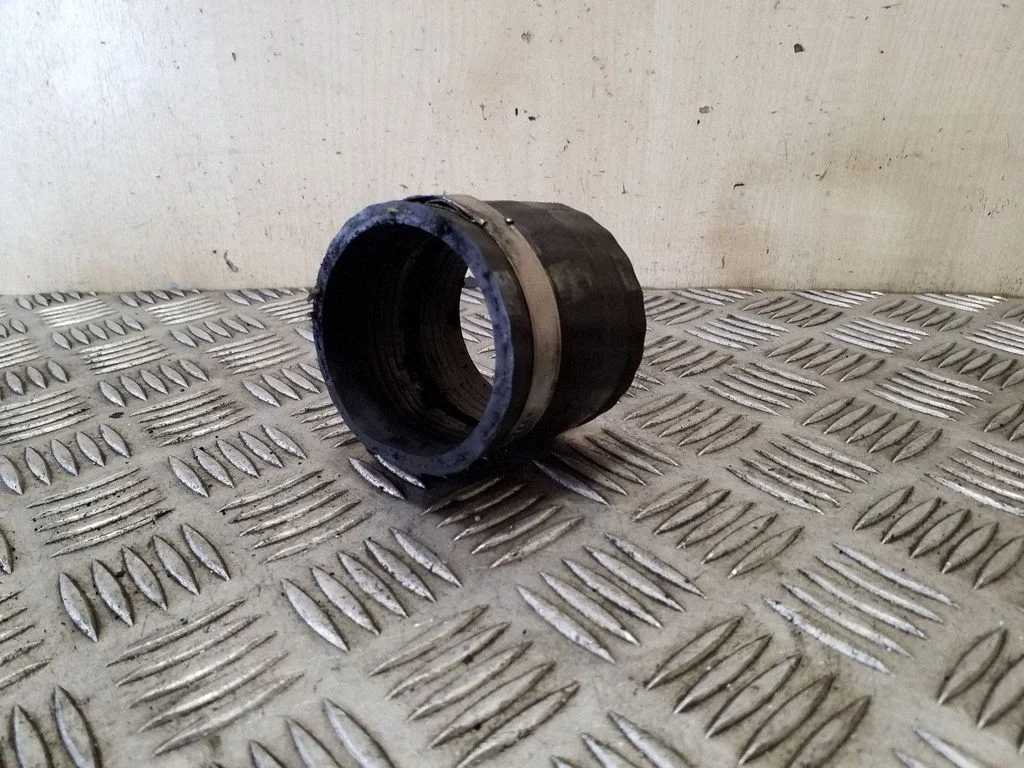 Intercooler hose/pipe