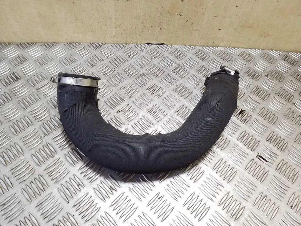 Intercooler hose/pipe 8R0145738N