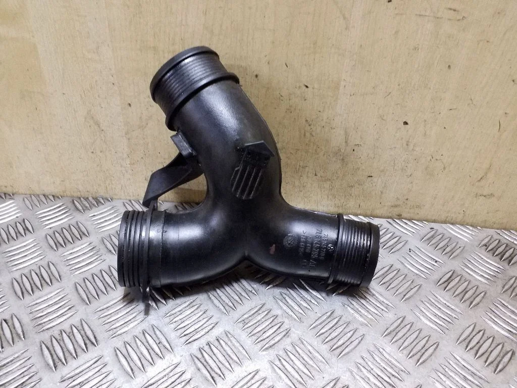 Intercooler hose/pipe 7L6145795AB