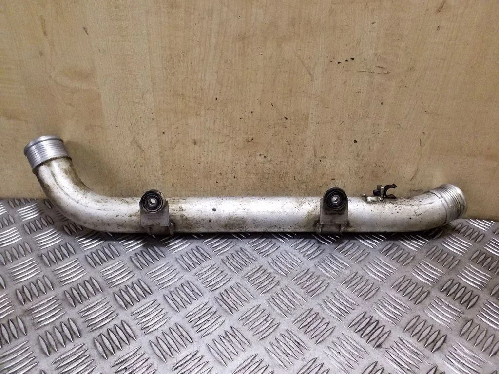 Intercooler hose/pipe 7L6145795H
