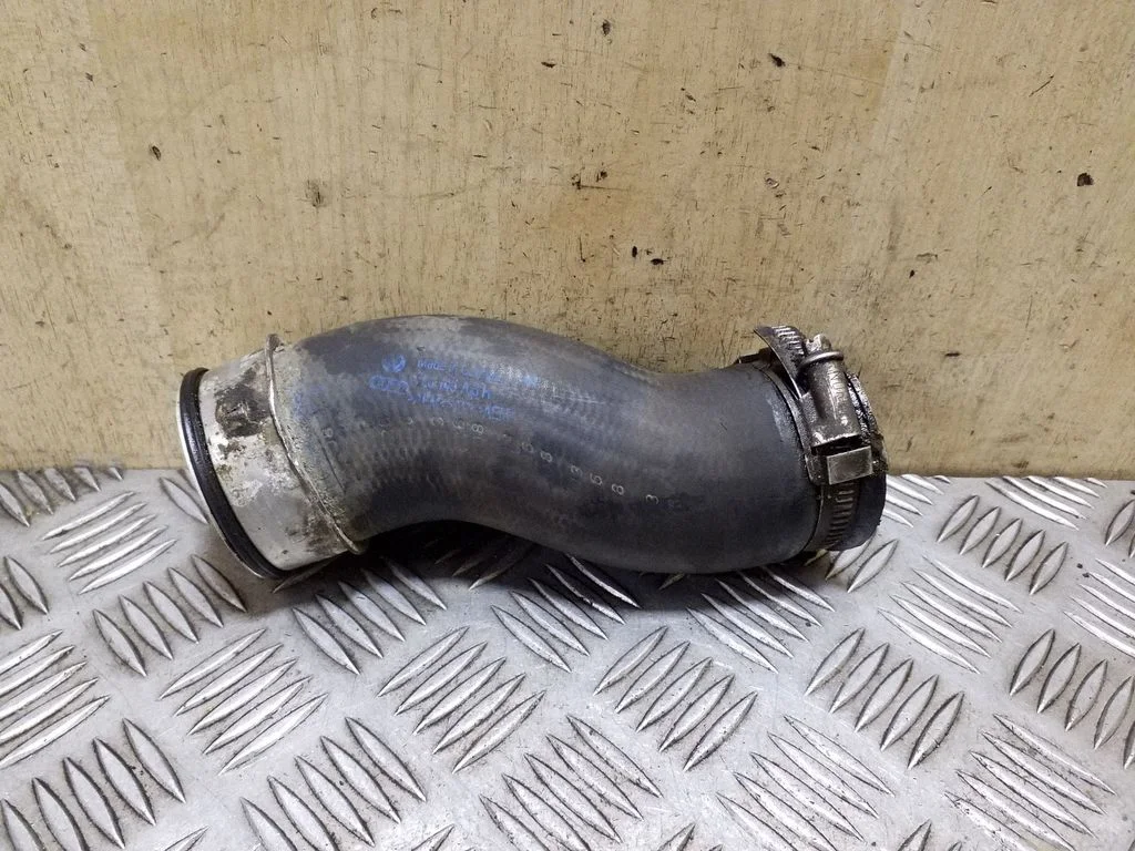 Intercooler hose/pipe 7L6145708H