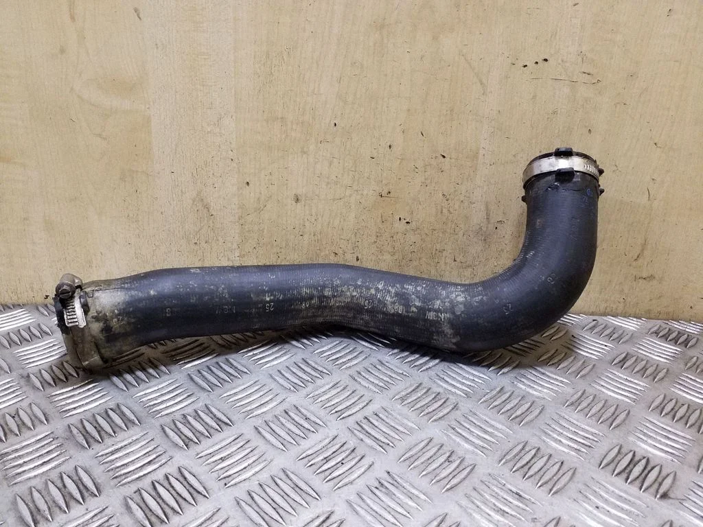 Intercooler hose/pipe 7L6145737B