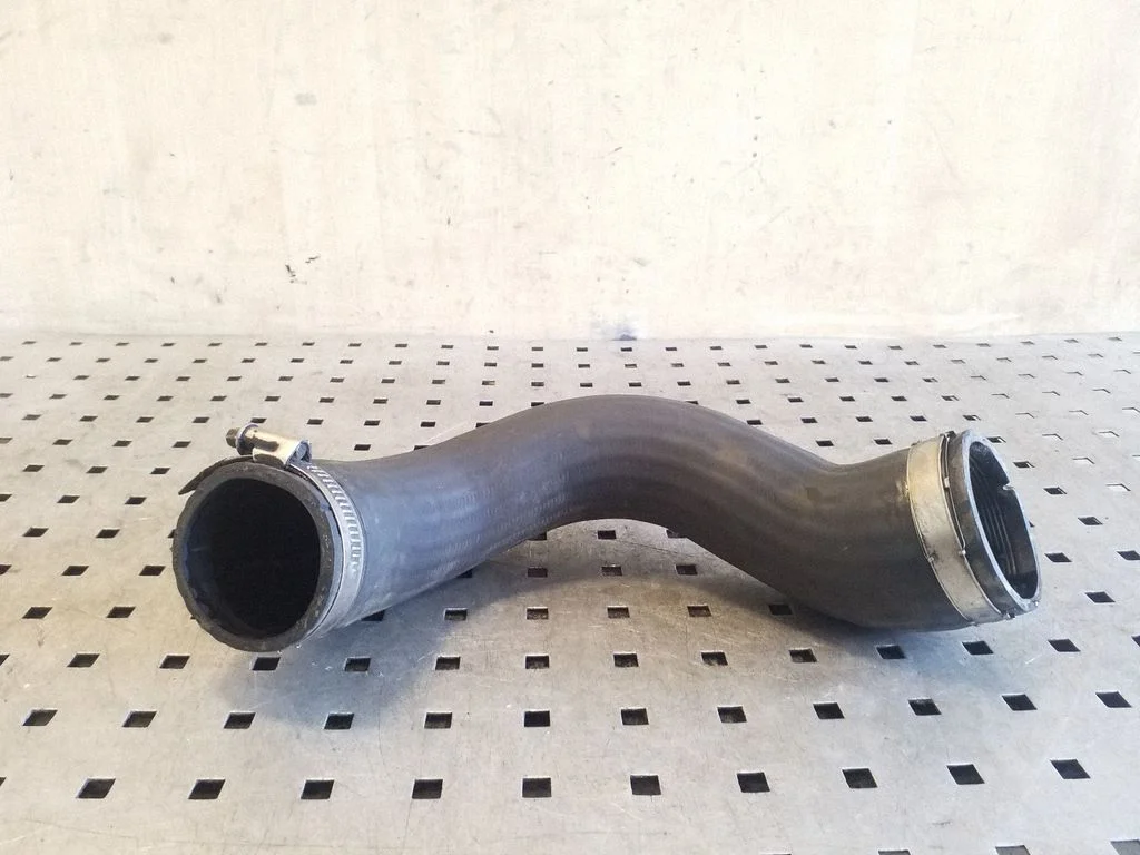 Intercooler hose/pipe