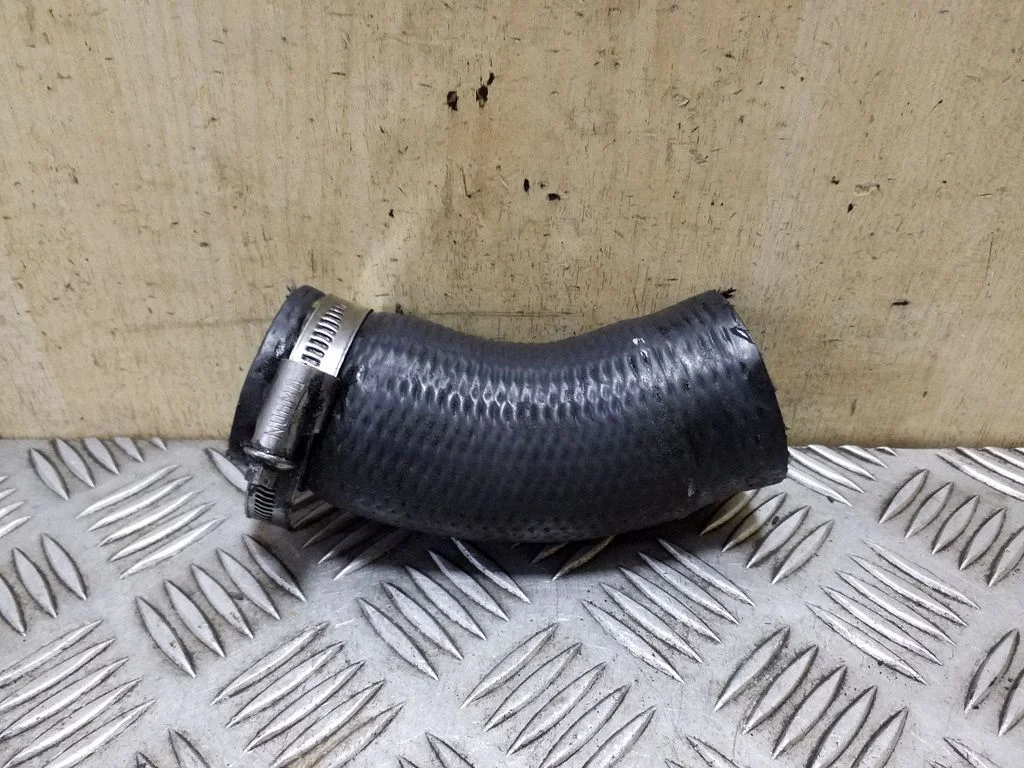 Intercooler hose/pipe