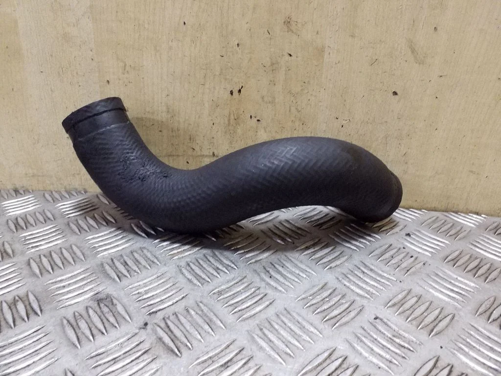 Intercooler hose/pipe