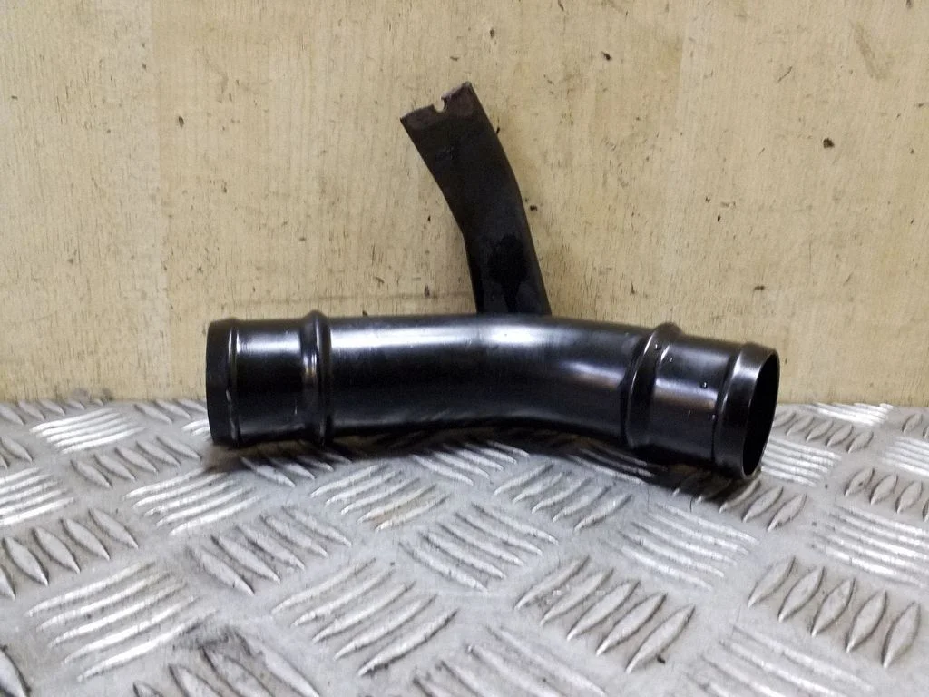 Intercooler hose/pipe