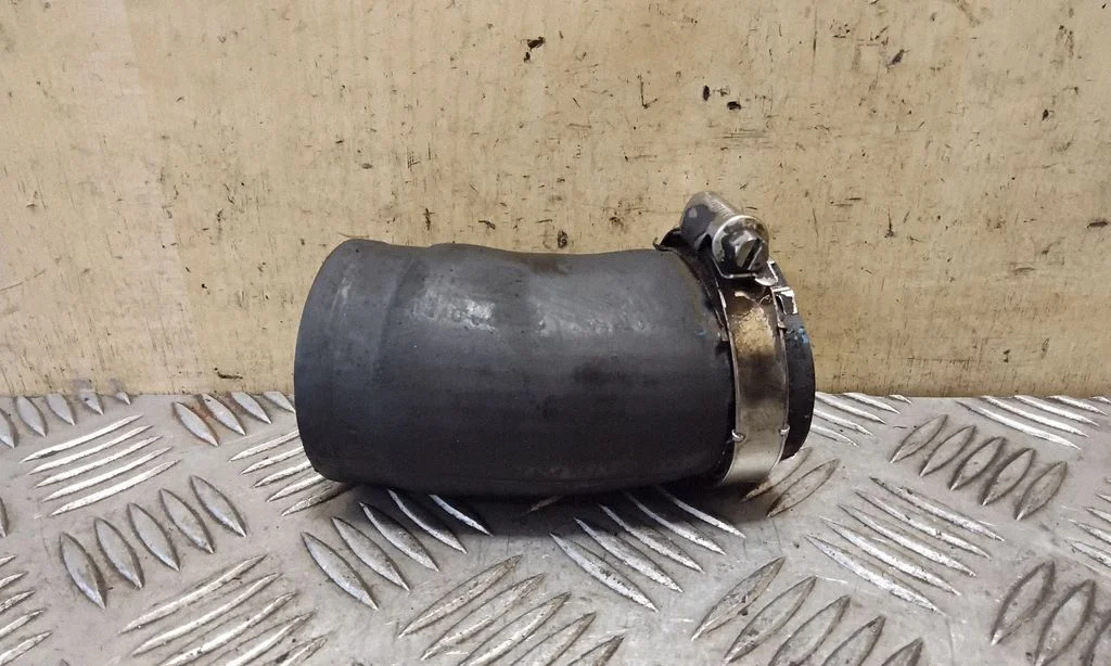 Intercooler hose/pipe