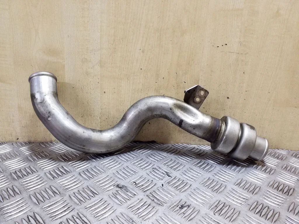 Intercooler hose/pipe