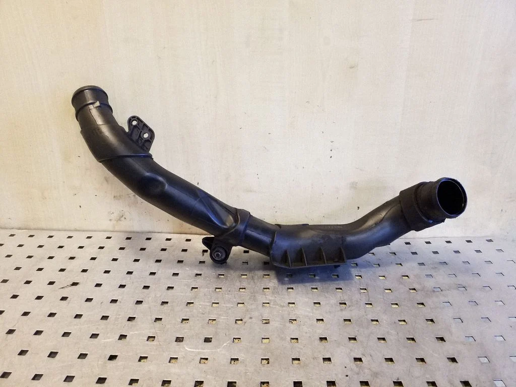 Intercooler hose/pipe 5N0145840K