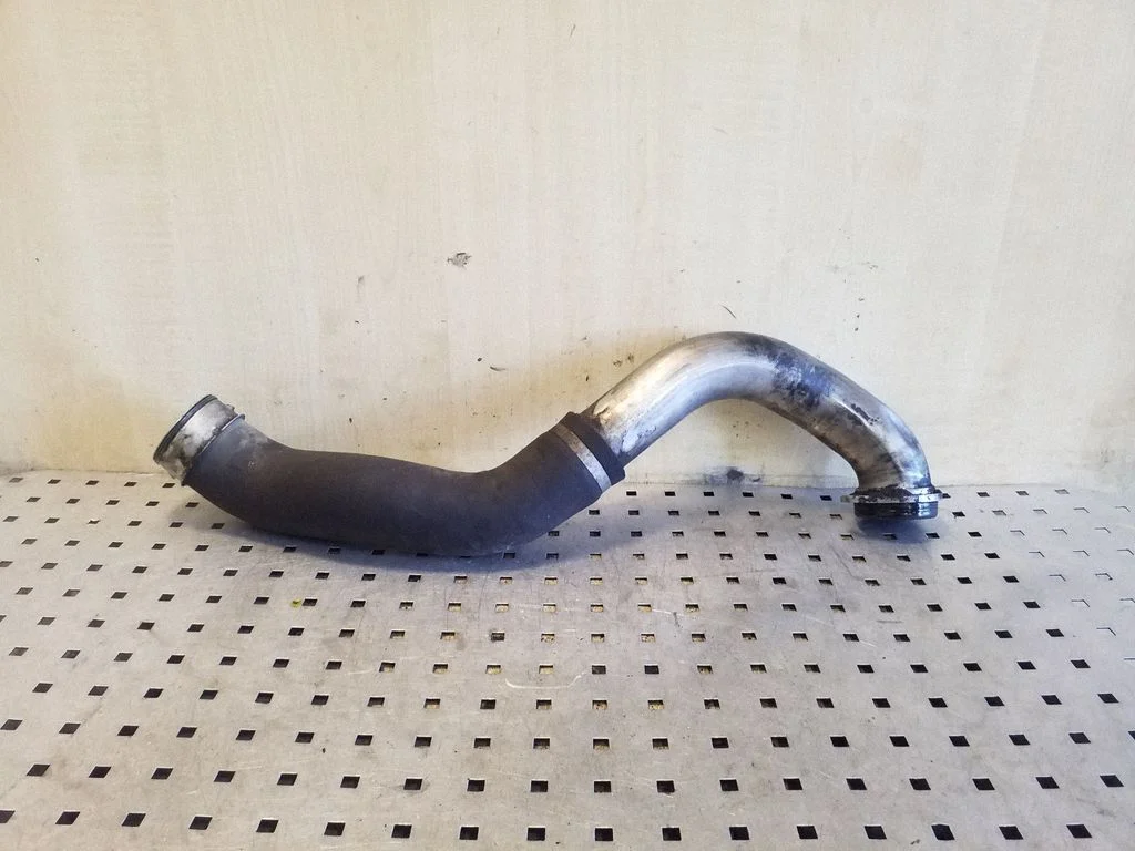 Intercooler hose/pipe
