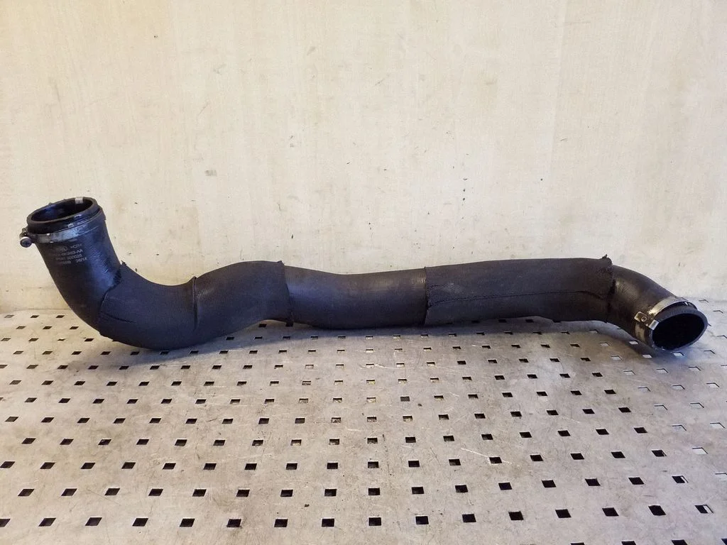 Intercooler hose/pipe 6H226K863AA