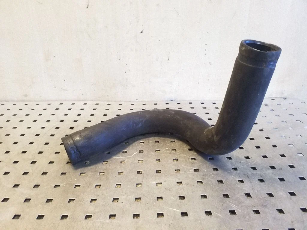 Intercooler hose/pipe