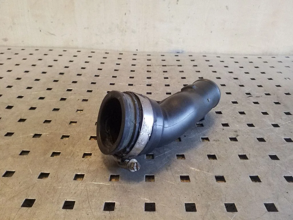 Intercooler hose/pipe