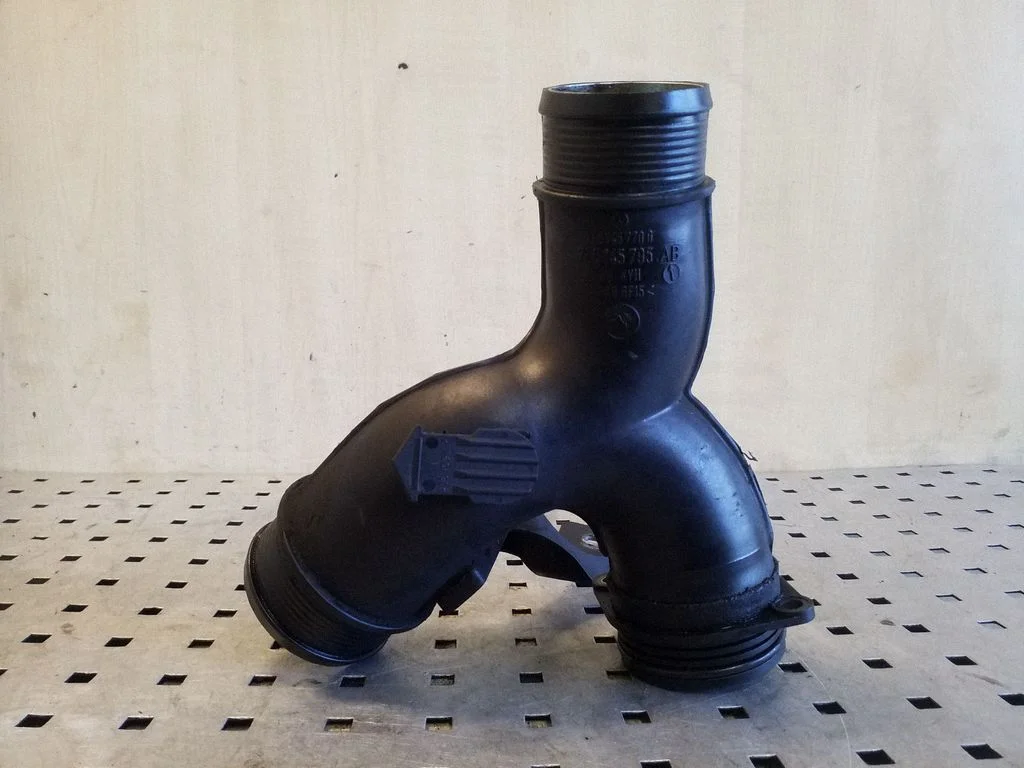 Intercooler hose/pipe 7L6145770G