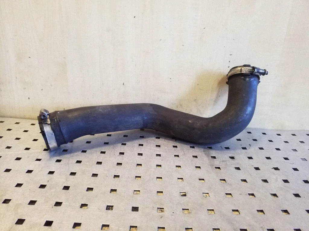 Intercooler hose/pipe 7L6145737B