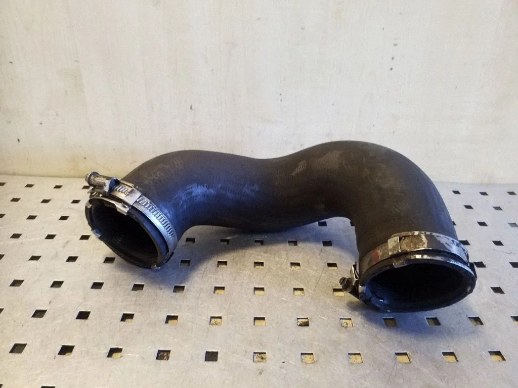 Intercooler hose/pipe 7L6145972E