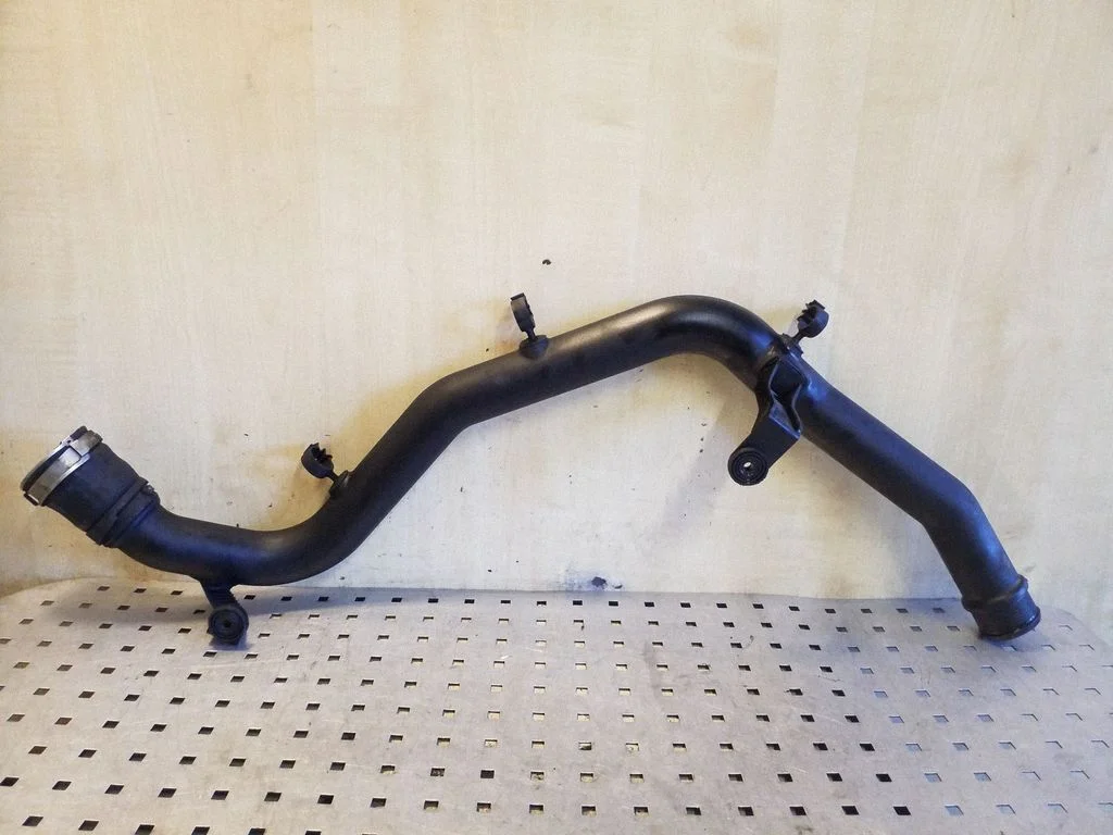 Intercooler hose/pipe 7L6145795S