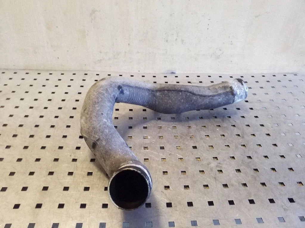 Intercooler hose/pipe