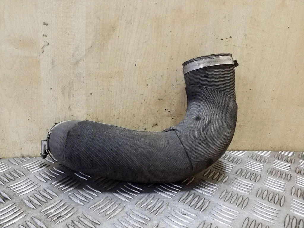Intercooler hose/pipe