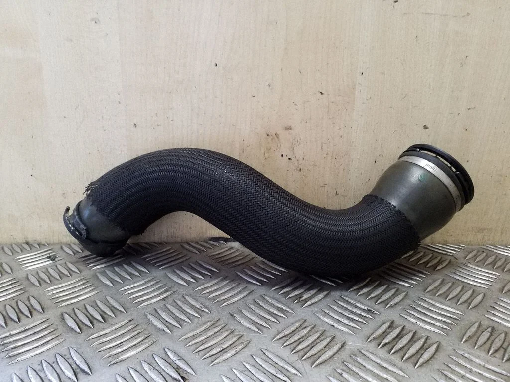 Intercooler hose/pipe
