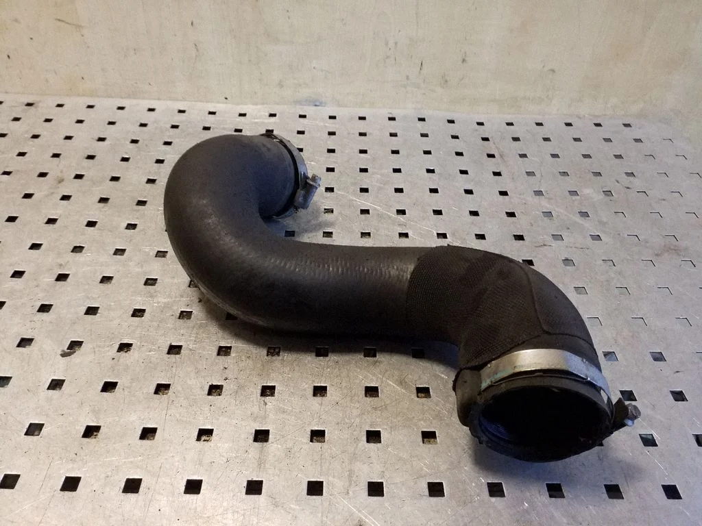 Intercooler hose/pipe