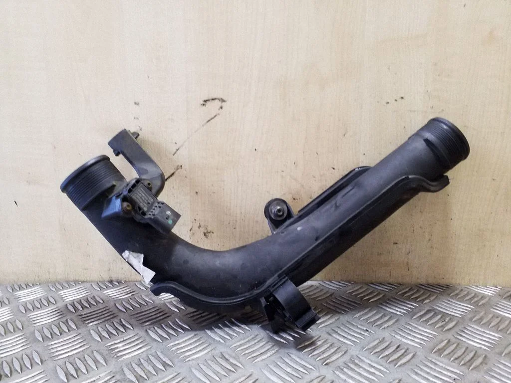 Intercooler hose/pipe 1K0145770AE