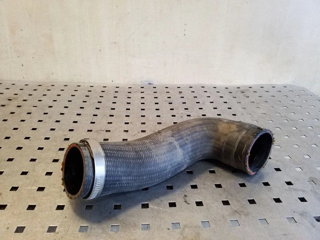 Intercooler hose/pipe 1K0145832AC