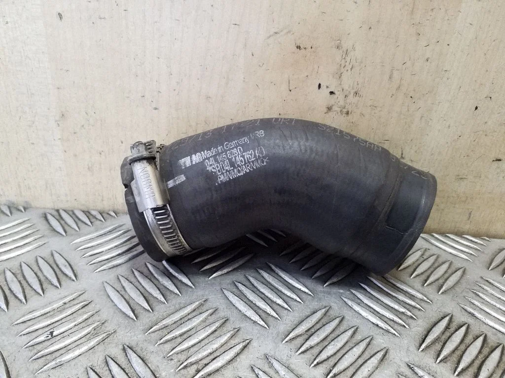 Intercooler hose/pipe 04L145828D