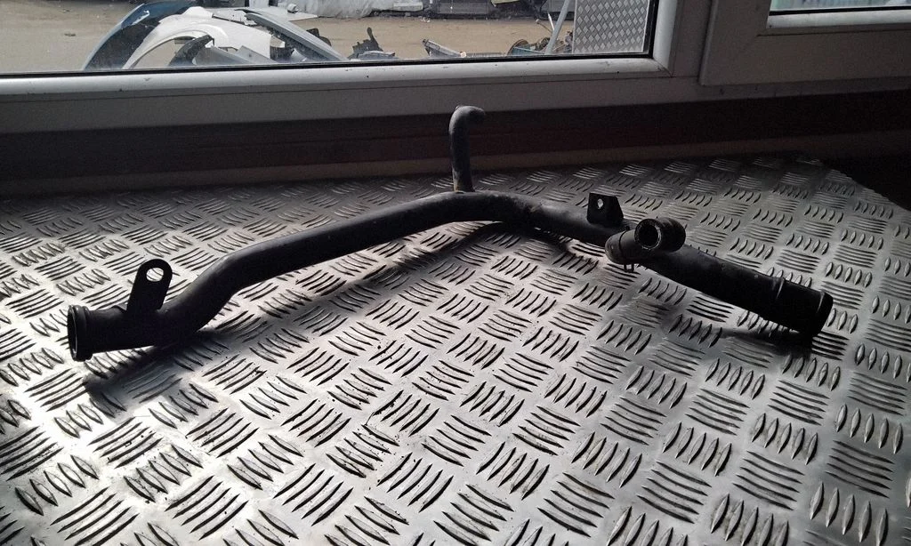 Intercooler hose/pipe