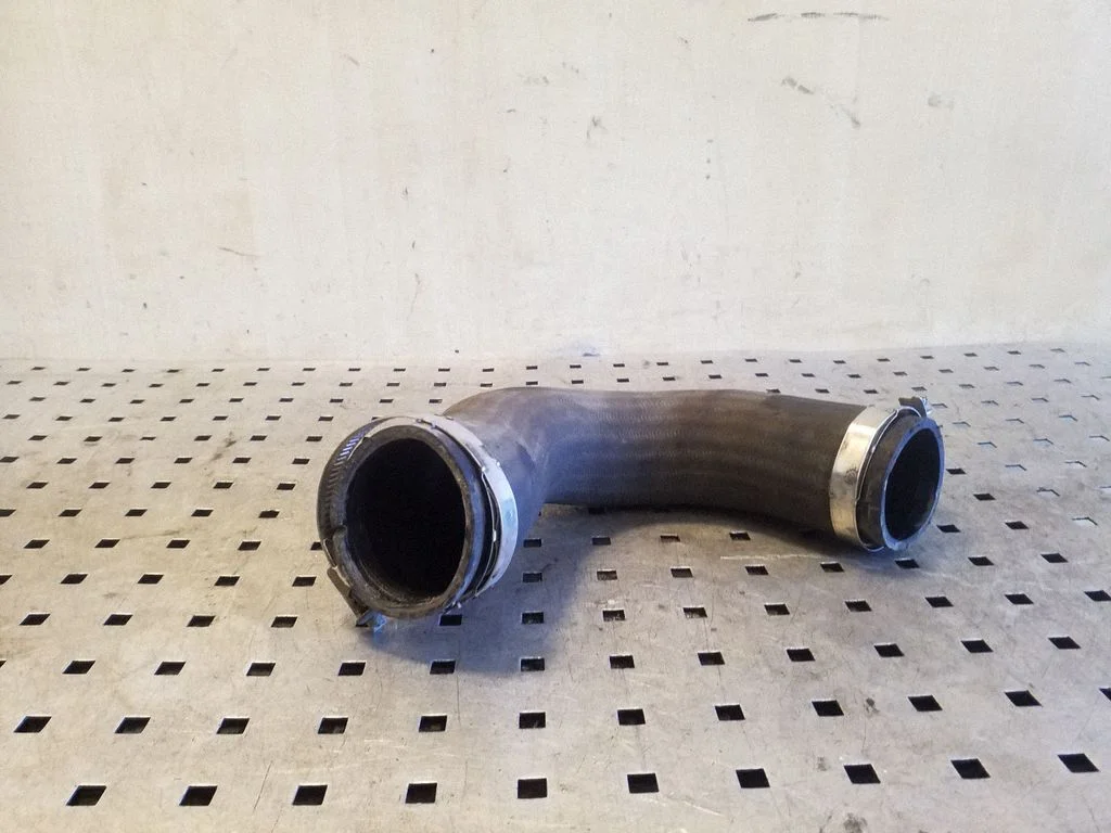 Intercooler hose/pipe