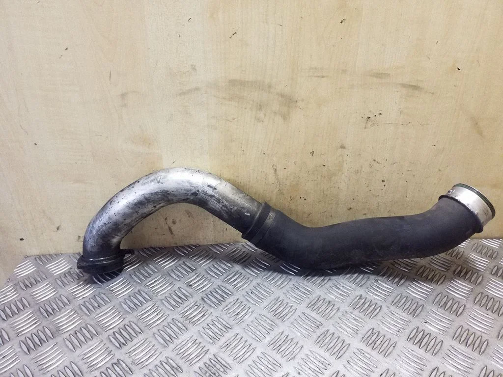 Intercooler hose/pipe