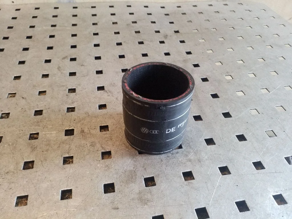 Intercooler hose/pipe 059145834D