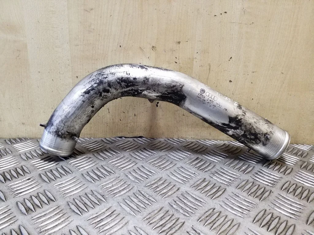 Intercooler hose/pipe 059145731AK